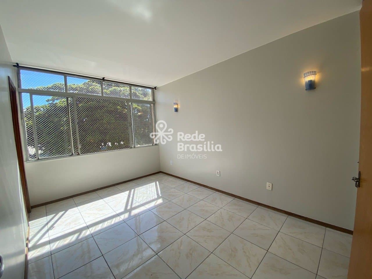 Imagem da propriedade RB992 16