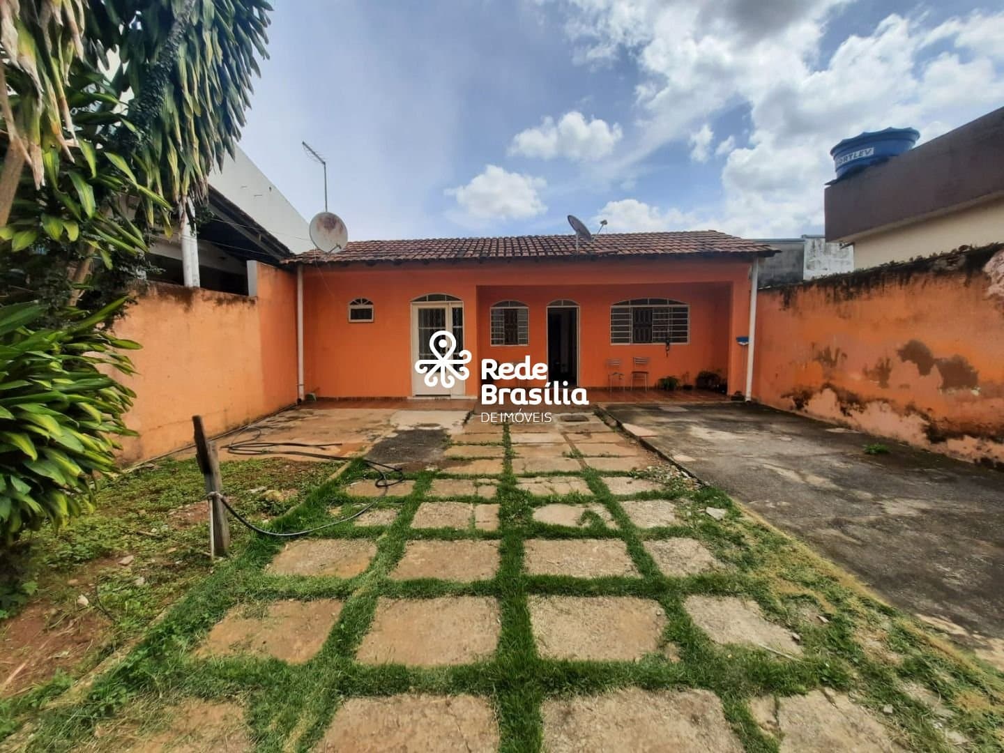 Imagem da propriedade UB513 1